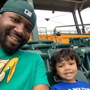 Meet your Posher, Carlos